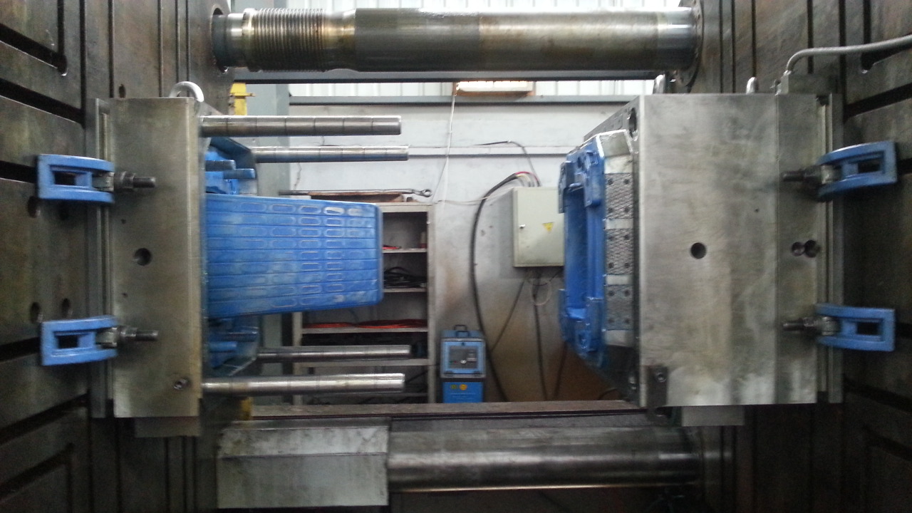 Why do injection molds need to be tried in advance?